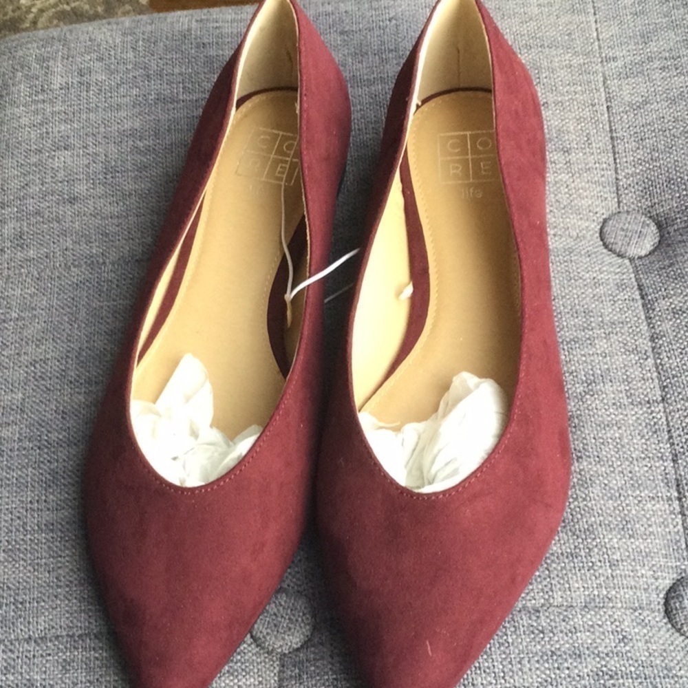 Core Life faux suede burgundy flats in 8 NWOT 2